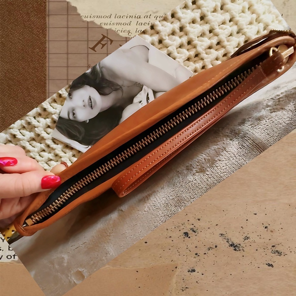 VINTAGE COACH LARGE SLIM CLUTCH IN BRITISH TAN 9555 - Picture 6 of 14